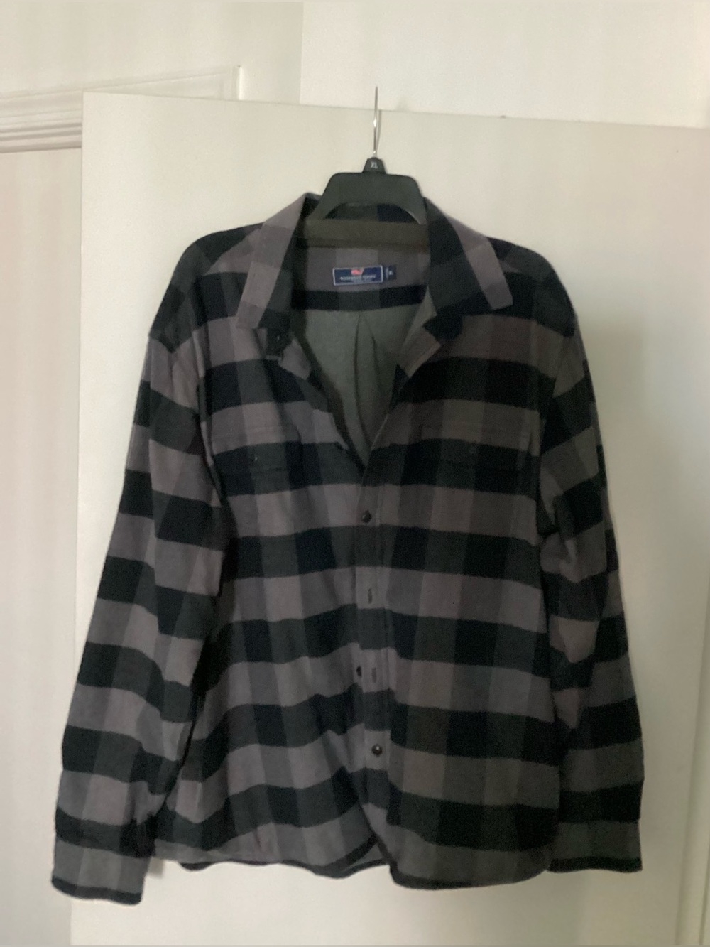 Vineyard Vines Mens Black and Gray Buffalo Plaid Flannel Button-Up Shacket